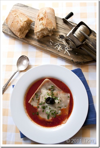 Olive and mushroom ravioli in tomato sauce_102611_0018