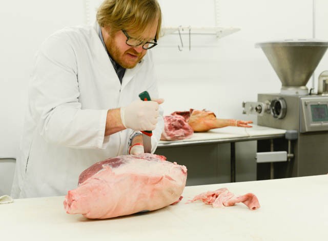RedApronButcher©RhondaAdkinsPhotography2015